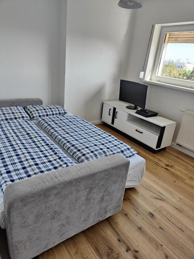 Apartamento Dom Dabrowka Poznan Paledzie Exterior foto