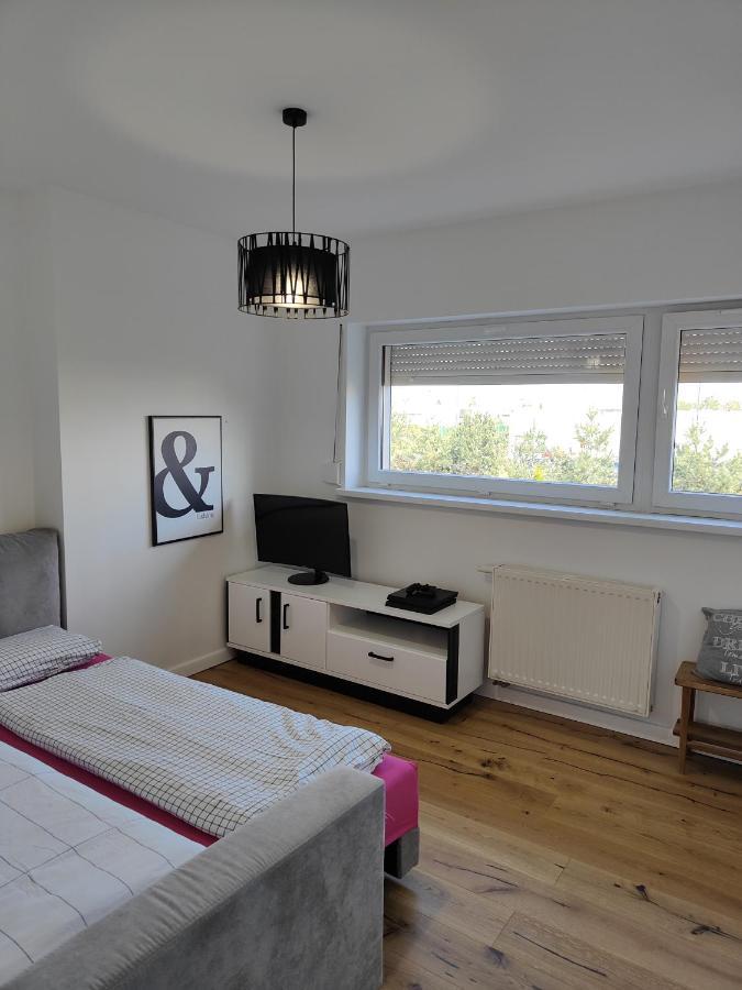 Apartamento Dom Dabrowka Poznan Paledzie Exterior foto